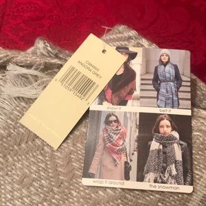 New Collections Eighteen scarf